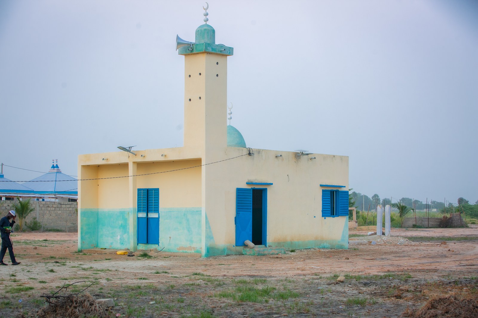 Panorama du village et mosquée Médina Taïba